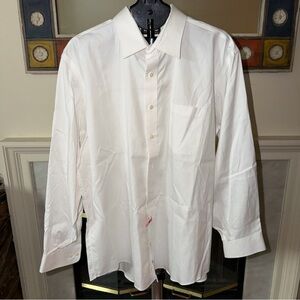 EUC Kirkland Signature Traditional Fit Non-Iron Button-Down Dress Shirt